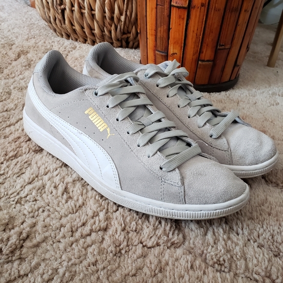 Puma Shoes - Suede Vickky sneakers, light gray. Women's 9.5